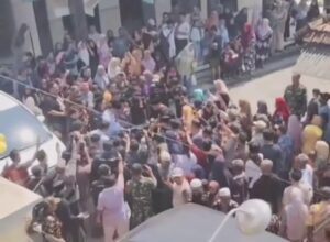 Dukungan deras mengalir untuk Ahmad Zuhdi, guru madrasah Diniyah, yang dituntut membayar Rp 25 Juta gara-gara menghukum salah satu murid nakal. (instagram: jabodetabek24info)