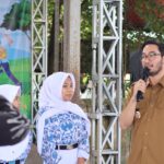 Bupati Bandung Barat, Jeje Ritchie Ismail saat berinteraksi dengan siswa peserta MPLS di Kabupaten Bandung Barat. Foto Dok Disdik KBB