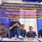 Anggota DPRD Medan, Iswanda Ramli saat kembali melakukan Sosialiasasi Produk Hukum Peraturan Daerah Kota Medan No 3 Tahun 2021 Tentang Penyelanggaraan Administrasi Kependudukan. (romi irwansyah)