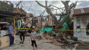 Lokasi kebakaran di Jalan Putri Hijau, Kelurahan Kesawan, Kecamatan Medan Barat, yang telah dipasang police line dan dijaga petugas.