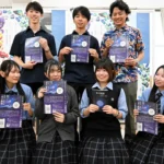 「青の旅路」のリメーク出版に取り組む札幌新陽高の生徒たち