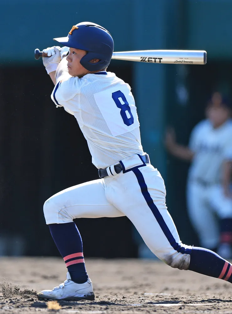 “High School Baseball in Summer: Teams from Southern Hokkaido Advance Past First Round Together”