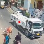 (बीच सड़क पर भड़का सांड) Source : Video Grab