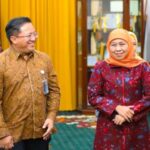 Gubernur Jatim Khofifah ajak Bulog salurkan bahan pokok langsung ke Koperasi Desa/Kelurahan Merah Putih. Distribusi langsung ini diharapkan jaga harga pangan tetap stabil dan terjangkau. Foto iNewsSurabaya/lukman