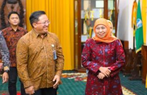 Gubernur Jatim Khofifah ajak Bulog salurkan bahan pokok langsung ke Koperasi Desa/Kelurahan Merah Putih. Distribusi langsung ini diharapkan jaga harga pangan tetap stabil dan terjangkau. Foto iNewsSurabaya/lukman