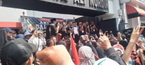 FREE PALESTINA: Tokoh advokat dan lintas agama mendeklarasikan dukungan untuk kemerdekaan Palestina pada aksi damai Lintas Advokat dan Lintas Agama Bela Palestina di Jalan Braga, Kota Bandung, Minggu (20/7/2025).