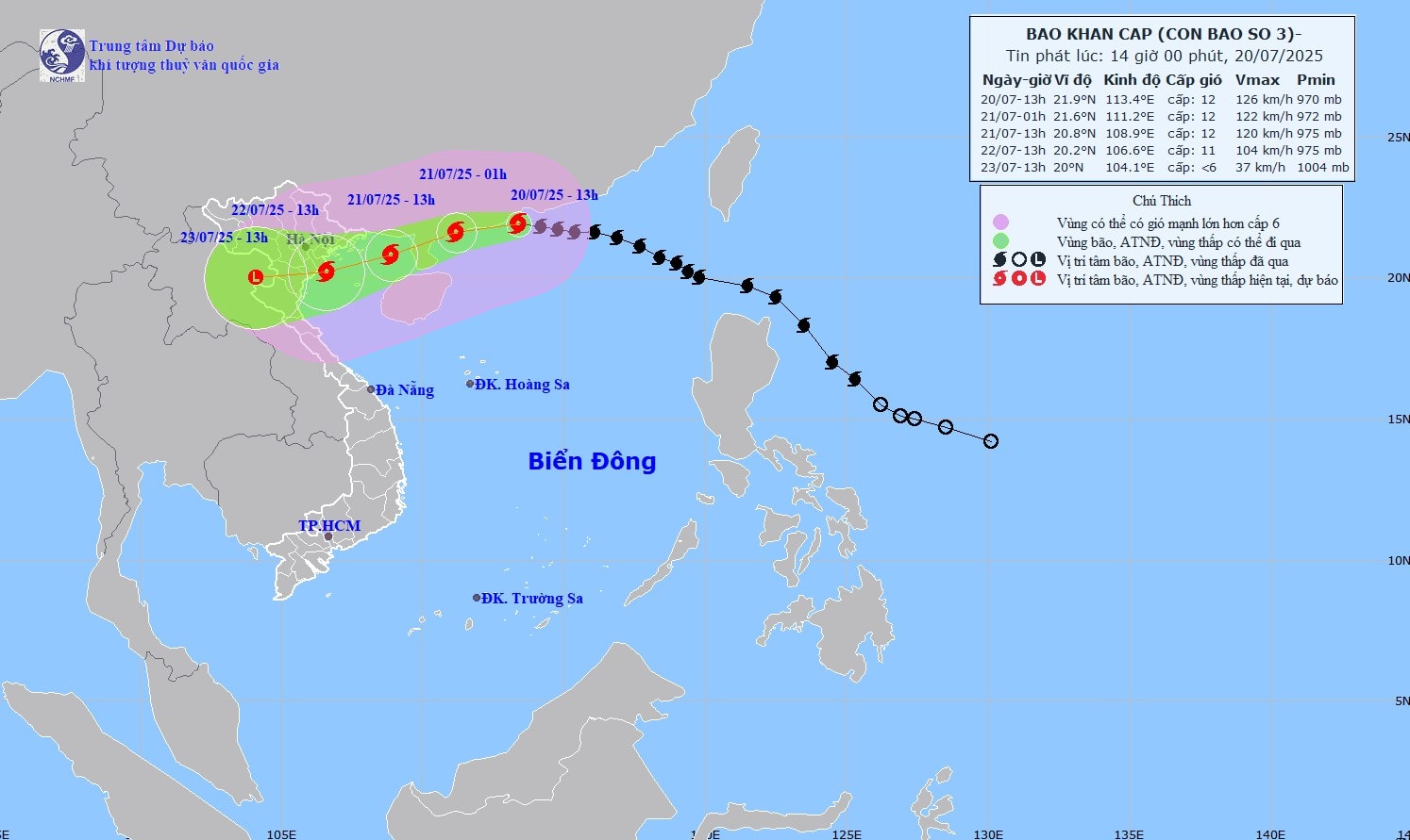 Hanoi remains vigilant against strong winds and heavy rain