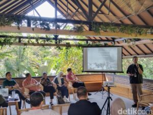 Diskusi masalah penanganan sampah di Bandung (Foto: Rifat Alhamidi/detikJabar).