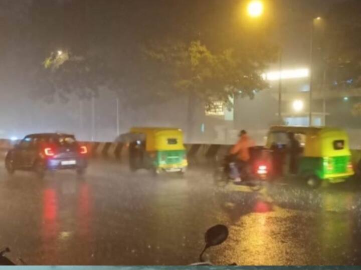 बैंगलोर में बारिश Source : Twitter