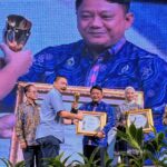 Forum Pimred 2025 menobatkan Ali Imam Faryadi Direktur Utama Perumda Tirta Patriot sebagai Pemimpin Visioner dalam sub bidang Air Bersih, pada Jumat (18/7/2025), yang berlangsung Ballroom Aston Hotel Serang, Provinsi Banten.