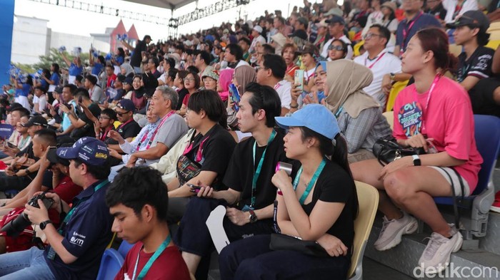 “Jakarta Formula E Circuit Packed with Spectators”