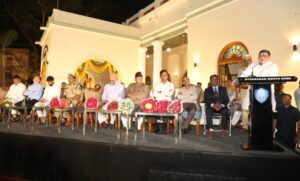 जीर्णोद्धार के पश्चात आयोजित पुरानी हवेली के उद्घाटन कार्यक्रम को संबोधित करते सड़क एवं परिवहन मंत्री पोन्नम प्रभाकर।