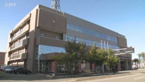 【動画】軒下に無数のスズメバチ ８月９月は駆除件数が最多 攻撃性の強い「スズメバチ」に注意