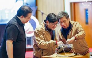 CONNECTIVITY. President Ferdinand R. Marcos Jr., Leyte 1st District Rep. Ferdinand Martin Romualdez (left), and Information and Communications Technology Secretary Henry Aguda (right) lead the activation of the National Fiber Backbone Phases 2 & 3 at the Tropics Hotel in Palo, Leyte on July 7, 2025. In his latest vlog on Sunday (July 20), Marcos underscored that technological advancements must go hand in hand with regulation and responsible use as he lamented how digitalization was used for misinformation and online gambling. (Presidential Communications Office photo)