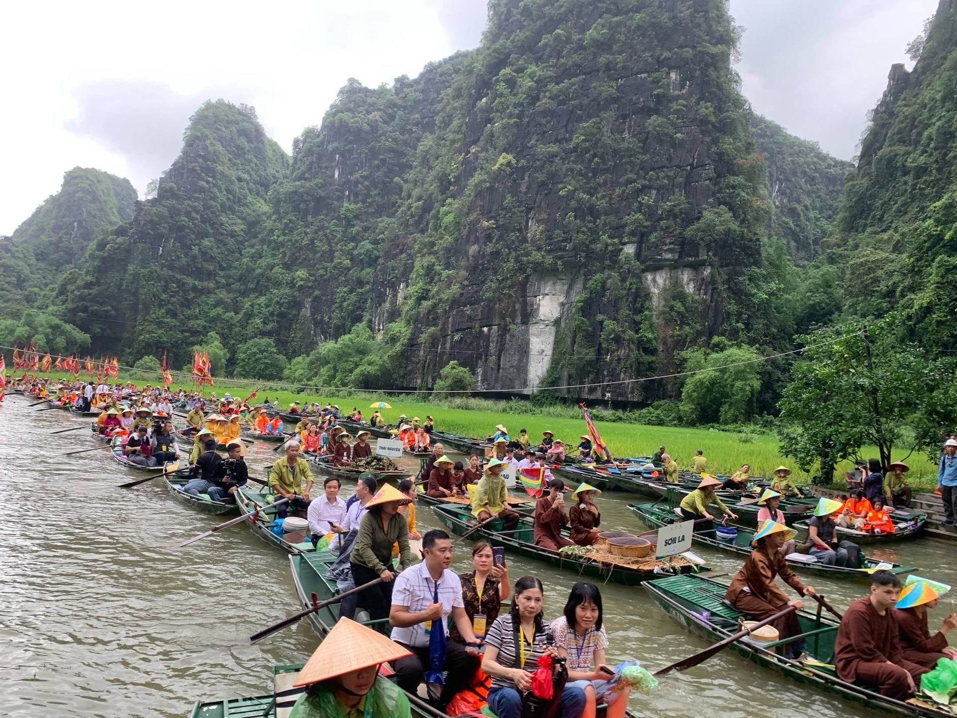 Ninh Binh: Immediately suspend tourism activities during bad weather
