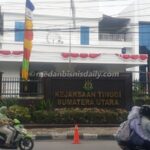 Kantor Kejaksaan Tinggi Sumatera Utara tempat pemeriksaan oknum anggota DPRD Medan yang diduga telah melakukan pemerasan terhadap pengusaha biliar. (zulfadli siregar/dok)