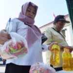 Pemerintah menggelar operasi pasar atau Gerakan Pangan Murah (GPM) di 4.320 kecamatan di Indonesia. (detikFinance)