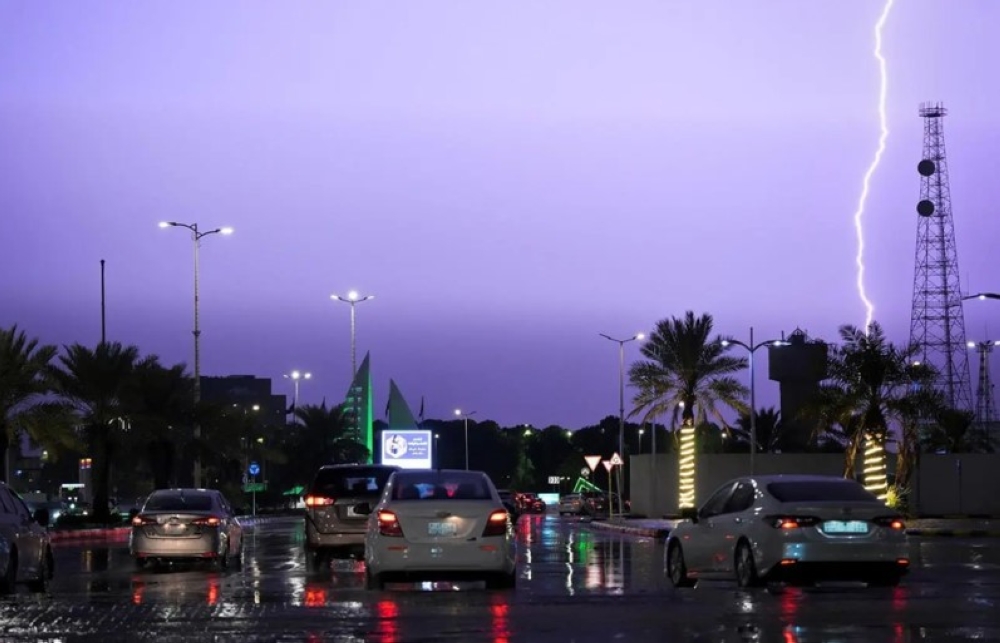 حالة الطقس.. رياح نشطة على الشرقية وأمطار رعدية في 4 مناطق 1