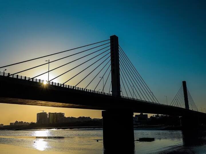 Indian Cities Nicknames: क्या आपने कभी सोचा है कि जयपुर को पिंक सिटी ही क्यों कहा जाता है या फिर जोधपुर को ब्लू सिटी क्यों कहा जाता है.आइये आपको बताते हैं क्यों इन प्यारे शहरों को दिए गए यह नाम.