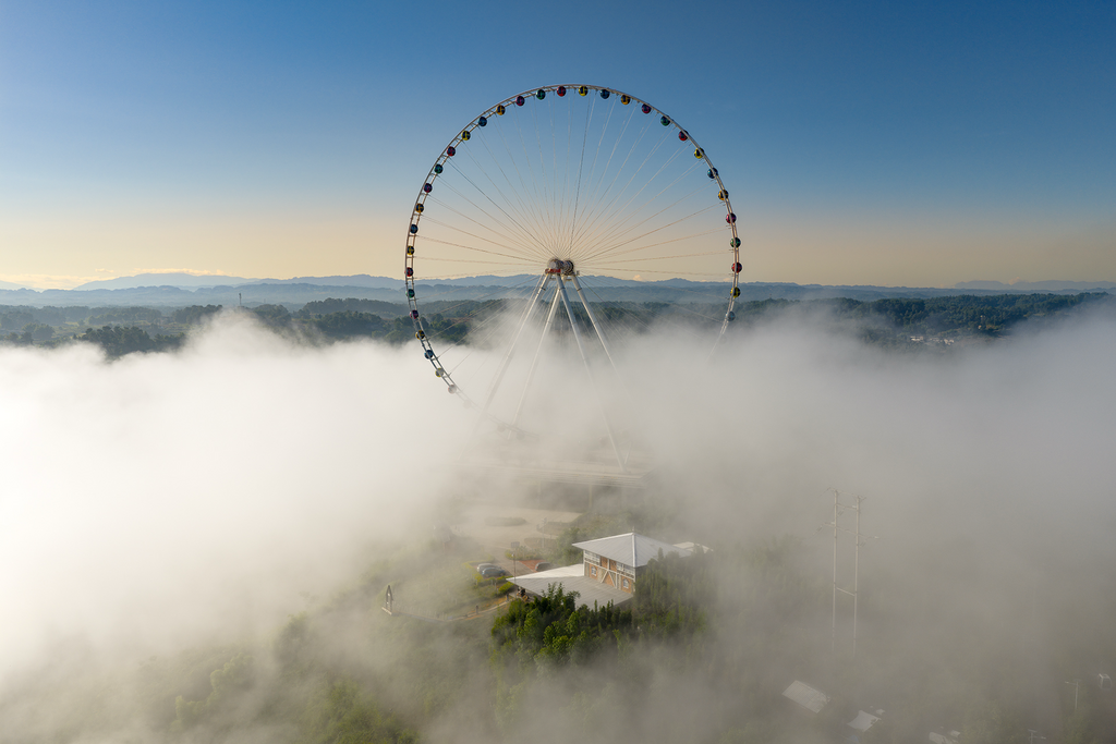 Advection fog appears in the Three Gorges Reservoir area of Chongqing.