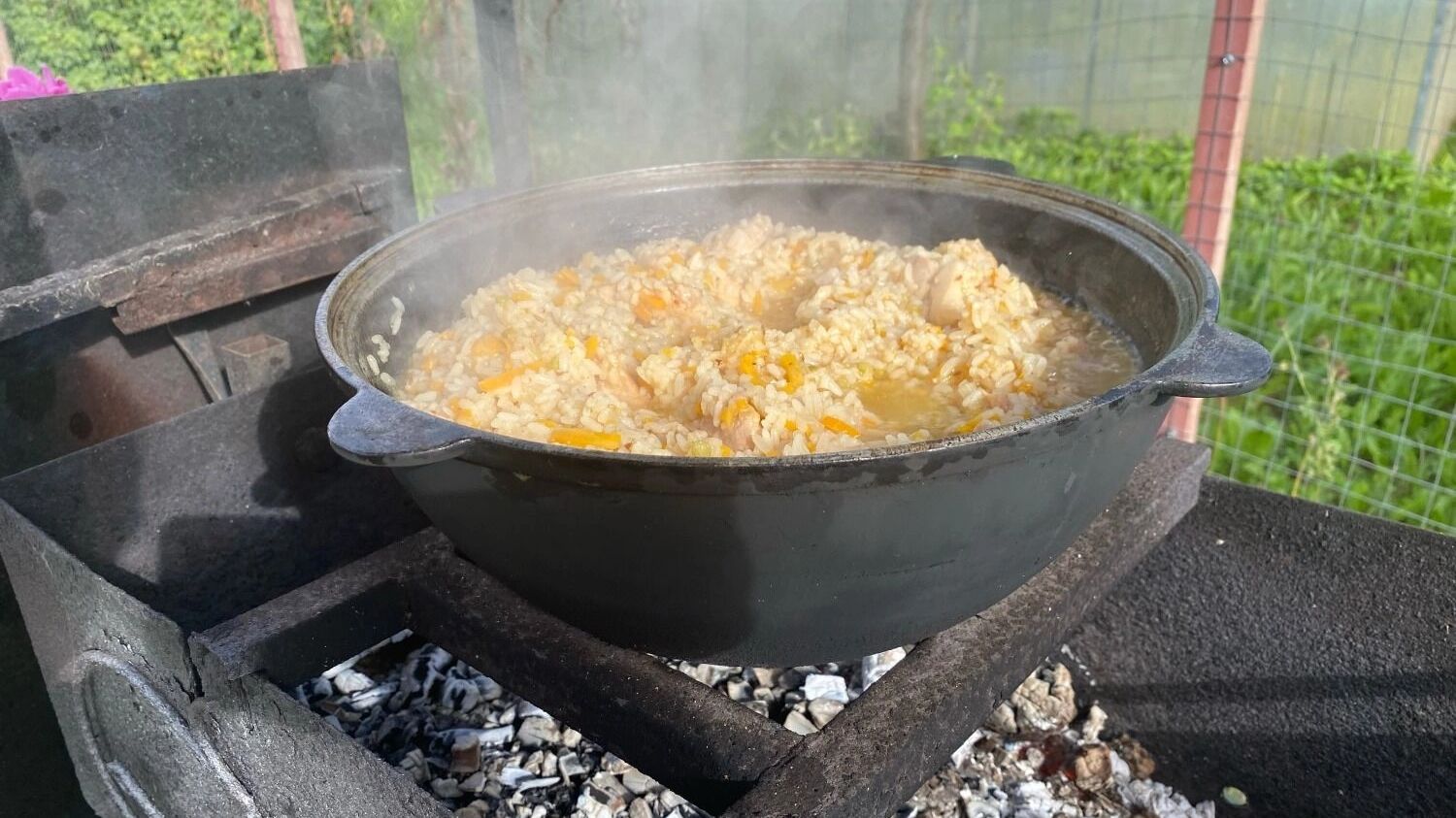 Guests can enjoy Mexican, Korean, Serbian, Tatar, Russian, Chinese, European, and Caucasian cuisines.