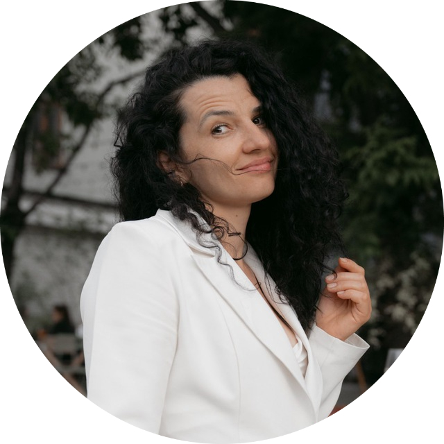 A psychologist and head of the tutoring service at an online school