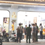 Lực lượng công an đang khẩn trương điều tra vụ việc - Ảnh: ĐOÀN CƯỜNG