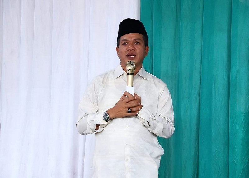 Bupati Bandung, Dadang Supriatna menjelaskan mengenai isu kenaikan PBB diwilayahnya. (eko sutrisno/radar bandung)