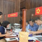 Hướng dẫn người dân giải quyết thủ tục hành chính công tại đặc khu Cát Hải (Hải Phòng).