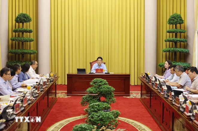 Chủ tịch nước Lương Cường chủ trì làm việc với Văn phòng Chủ tịch nước về công tác tháng 8-2025 và nhiệm vụ trọng tâm công tác tháng 9-2025. (Ảnh: Lâm Khánh/TTXVN)
