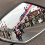 Banyak pengendara yang melintas merasa bangga melihat simbol kebanggaan bangsa ini.