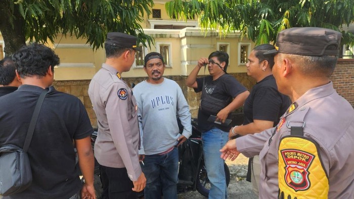 Penangkapan tujuh orang 'mata elang' di Depok (dok. Istimewa)