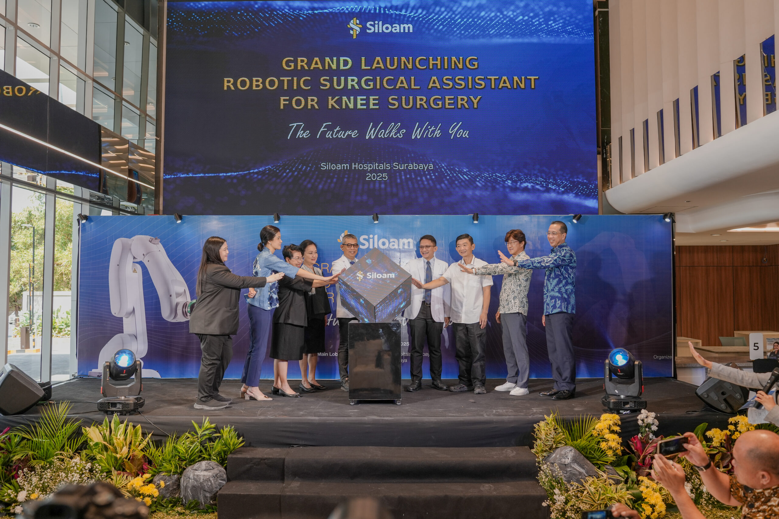 “Siloam Hospitals Surabaya Introduces CUVIS Robotic Surgical Assistant, Ushering in a New Era of Knee Surgery”