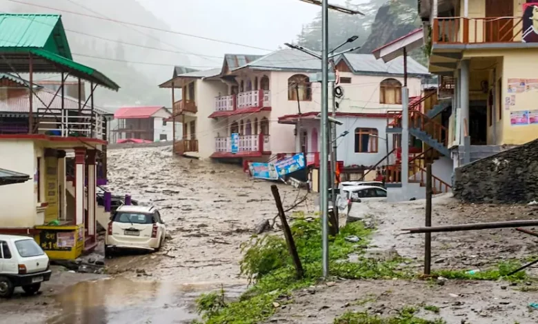 उत्तरकाशी में बादल फटने से बाढ़, जनजीवन प्रभावित