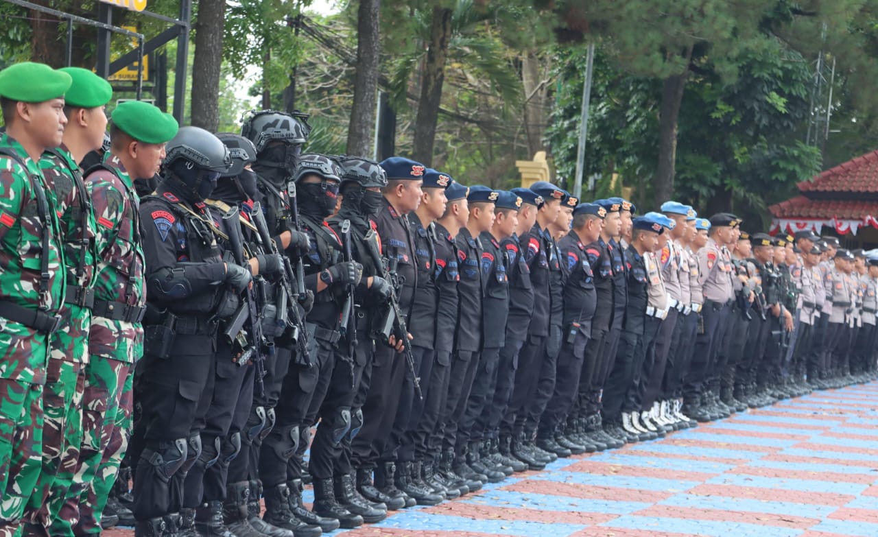 Alerte Un, le personnel conjoint TNI-Polri à Subang assure la sécurité de la population