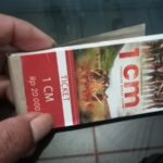 Tiket menonton film 1 CM bagi siswa/siswi di Taput. Acara nobar menuai polemik dan akan dievaluasi penyelenggaraannya. (johnson silaban)