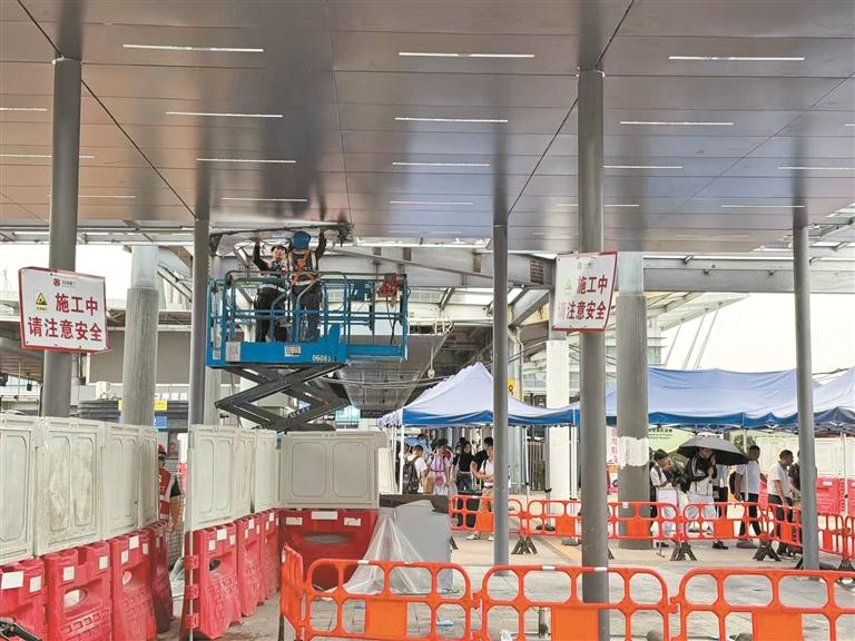 Ansicht des neuen überdachten Gangs am Shenzhen Bay Port