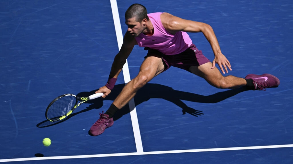 Алькарас продолжает путь и выходит в четвертьфинал US Open