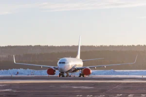 Опоздание на самолет «туда» больше не аннулирует обратные билеты | Источник: Мария Ленц / NGS24.RU