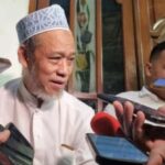 Pengasuh Ponpes Al-Khoziny, KHR Abdus Salam Mujib, menyerukan agar seluruh pihak menerima musibah ini dengan ikhlas. Foto iNewsSurabaya/tangkap layar