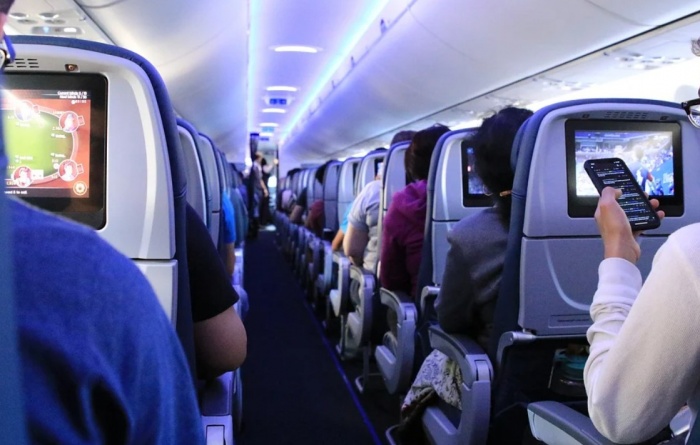 Un avión de Estambul a Kazán aterrizó de emergencia en Sochi por un pasajero agresivo.