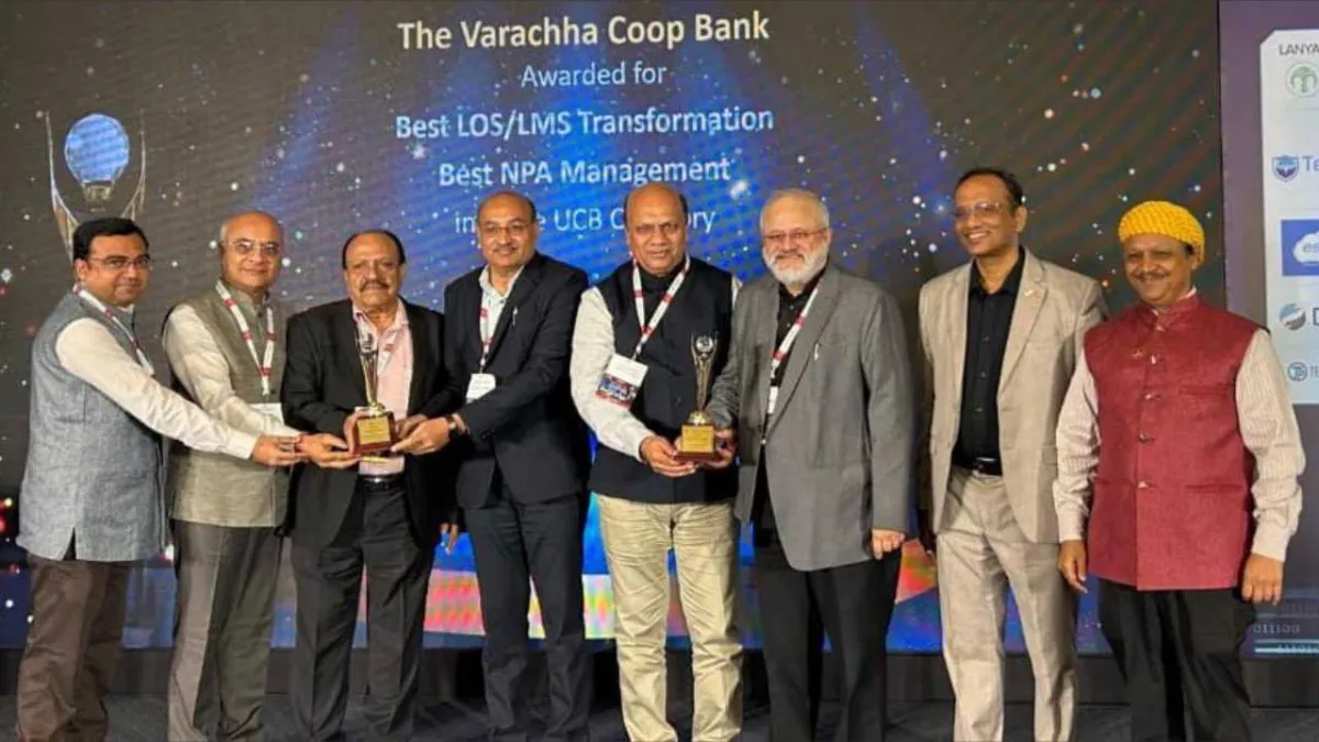 Banco Varacha de Surat recibe dos prestigiosos premios nacionales.
