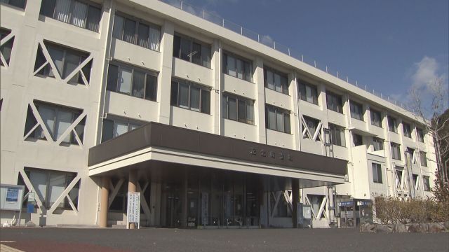 Dos vertidos de tierra en terreno ajeno: miembros del consejo municipal enviados a la fiscalía en Kihoku.