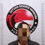 DIAMANKAN: Salah satu tersangka kasus peredaran narkotika yang diamankan Polres Subang.