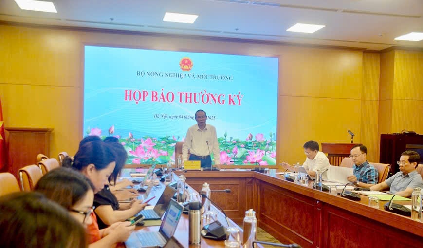 Quang cảnh buổi họp báo. Ảnh: Nguyễn Kiểm