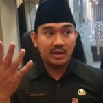 Bupati Bekasi Ade Kuswara kunang