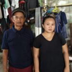 M Husni (62) tenaga keamanan Puskesmas Teluk Pucung yang gaji Dipotong bersama Putrinya