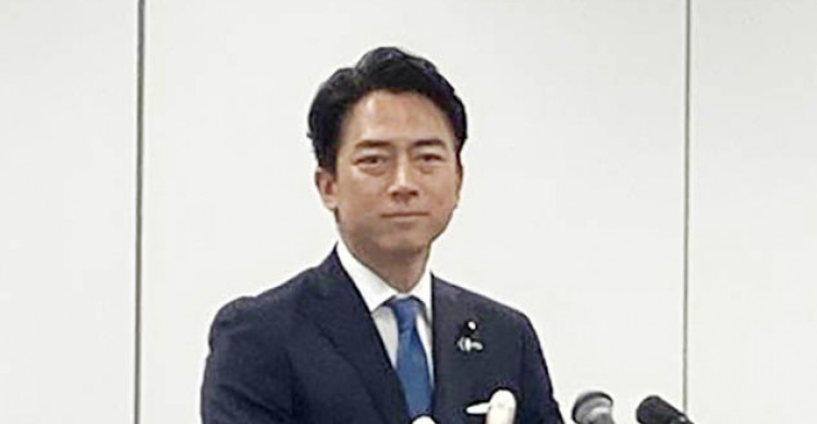 Elecciones presidenciales del PLD: Koizumi anuncia nueve compromisos, incluida la «reconstrucción del partido», y declara oficialmente su candidatura.