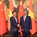 Tổng Bí thư, Chủ tịch nước Trung Quốc Tập Cận Bình đón Chủ tịch nước Lương Cường. Ảnh: Lâm Khánh/TTXVN