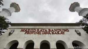 Masjid Raya Bandung. Foto: Bima Bagaskara/detikJabar